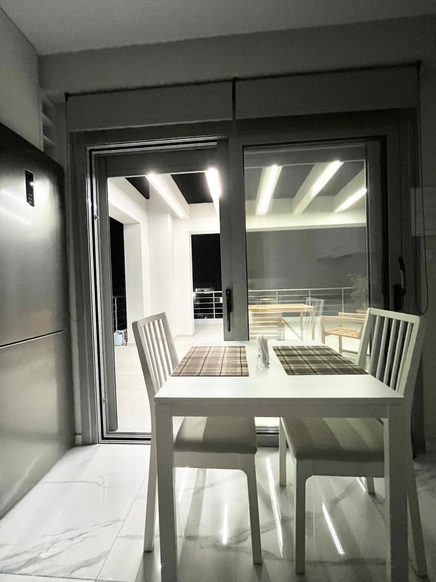 Blueline Apartment 2 Loutraki  Eksteriør bilde