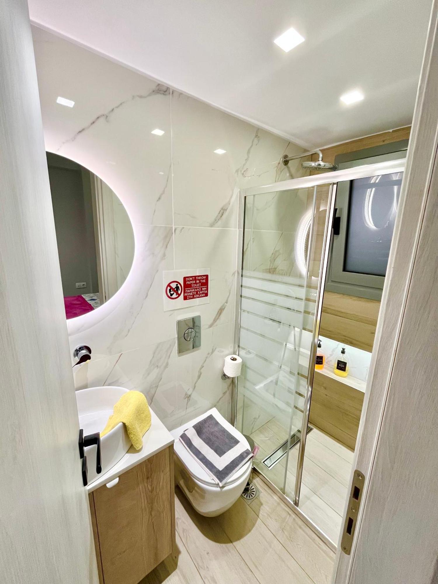 Blueline Apartment 2 Loutraki  Eksteriør bilde